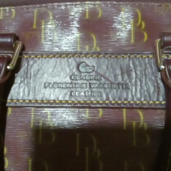 Dooney n bourke beautiful handbag - Picture 2 of 4